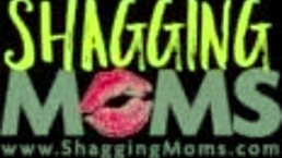 Isis Love 在修剪小穴被猛干时尖叫连连！