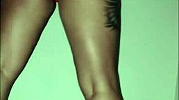 i wonder how to penatrate this homemade latina girl. lets see what hapens with her curvy ass and tits