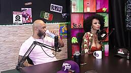 na escola se sentiu bem quando passaram maquiagem nela foi o momento que se reconheceu como transsexual e bi - melissa leal sheer red