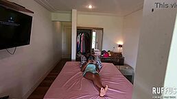 espiando a morena safada se masturbando com brinquedinhos - ana rothbard - video completo no red 😏