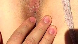 Hey babe, finger and lick my vagina while you work my anus!