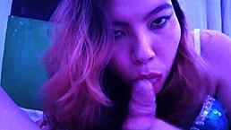 ella realmente disfruta mamar mi polla en pov gay