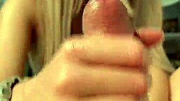 My girlfriend gave me a handjob close up on day 45