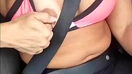 loira safada gozando dentro do carro with huge clit anal action
