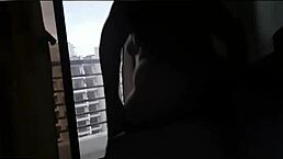 Horny Bhabhi Gets Fucked By Delivery Boy