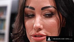 Jennifer White gets creampied in laundromat