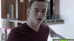 Stepbro eats Anya Kreys' young pussy, making her cum on his tongue in bathroom