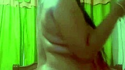 i’m craving that big ass latina teen posing in lingerie!