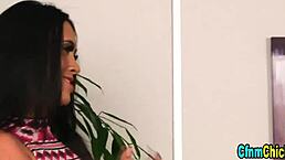 着衣英国女主给邪恶手冲爆射