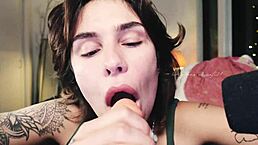 i give dildo blowjob as flowerava backstage