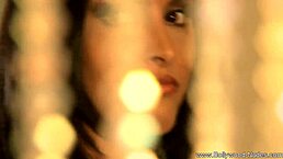 Bollywood Actress Strips and Dances Dirty 😏