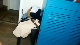 I love quick anal fucks in the bar, big ass bareback blowjob