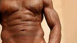 hallelujah johnson worships big black dick for holiday 😍