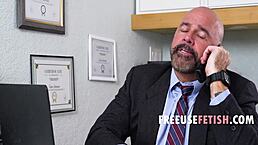 Tiny Girl Freeused In Car