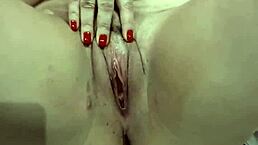 Wife Twerks on Cock Until She Gets Cumshot