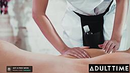 Masseuse licks milf pussy!