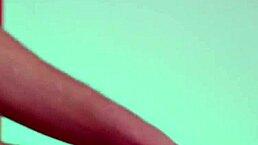 Gay dude riding dong bareback, want to see the cumshot massage?