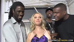 Miriama Kunkelova in gangbang.