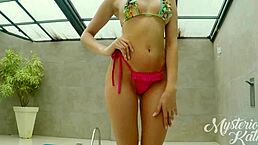 ahh, o verão... novinha tesuda testando micro biquínis fio dental - mysteriouskathy