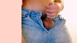 Big Cock Gay Guy Masturbating On Webcam