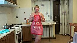 i watch this fat bbw woman stuffing cucumbers into her hairy ass