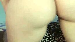 Teen Dances Reggaeton On Webcam