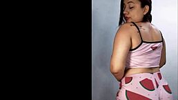 Sexy Young Girl Casually Shows Off Her Curvy Body and Wet Pussy