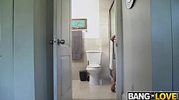 nerdy masseuse rachael cavalli gets deep blowjob and riding in missionary.