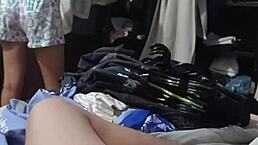 和继妹同屋的淫乱福利