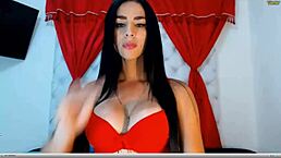 Hot Tranny Plays on Cam