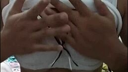 Em ngực bự performs webcam show