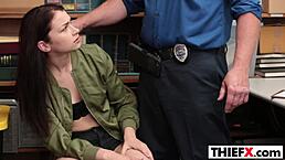 Unpacking her cunt to leave the shop free