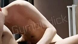 帅气男 twink 承受巨大无套鸡巴？