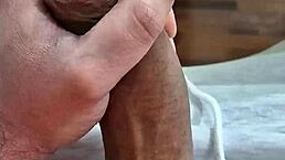 The neighbor twink jerks off deliciously in his homemade solo