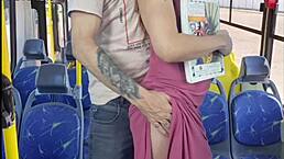 学生在公车上被老头弯腰干？