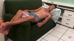 Putinha wakes the naughty guy for fucking and creampie in her wet pussy.