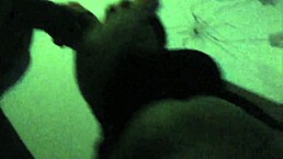 老婆大屁股后入猛抽，近距离肛交内射