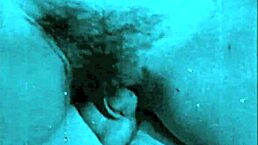 复古毛茸茸阴部动作，经典怀旧色情风格！