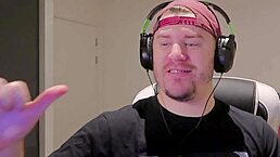 和女孩烘焙变狂野，在Fap CEO里