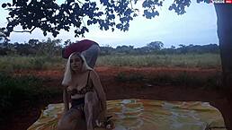 Enfiei a pica na loirinha no meio da estrada em publico assista completo no xvideos red