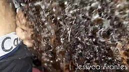 meu namorado deixou os amigos foderem minha bucetinha e gozarem dentro