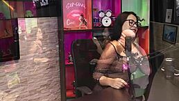 Yo, check Safada showing off boobs while chatting gangbang and DP tricks