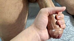 想看我后入式帮他打飞机？超热！