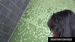 性感人妖Renata Tavares骑大鸡巴深插紧屁眼