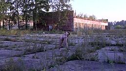 Curvy milf flaunts big ass under short skirt in public strip