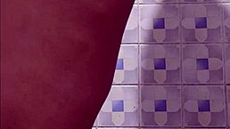 哇！隐藏摄像头拍到熟女大屁股在酒店尿尿！