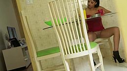 padrasto films enteada lunching with no panties on