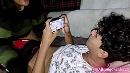 胖朋友玩Free Fire时被颜射深喉