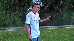 处女继妹紧致小穴被大鸡巴撑开？