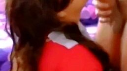 操穿红裙老婆有人看还想加入 结果俩人一起真实自拍